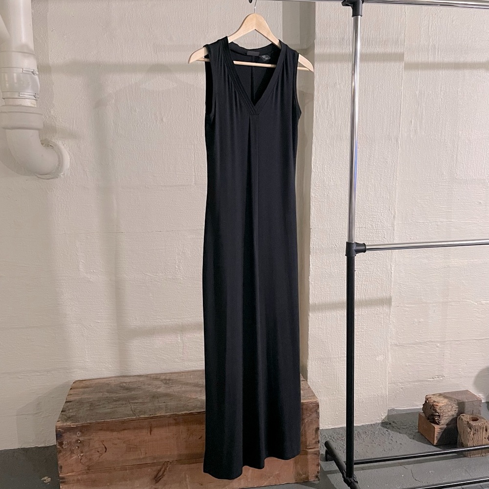 Long TAHARI black maxi dress